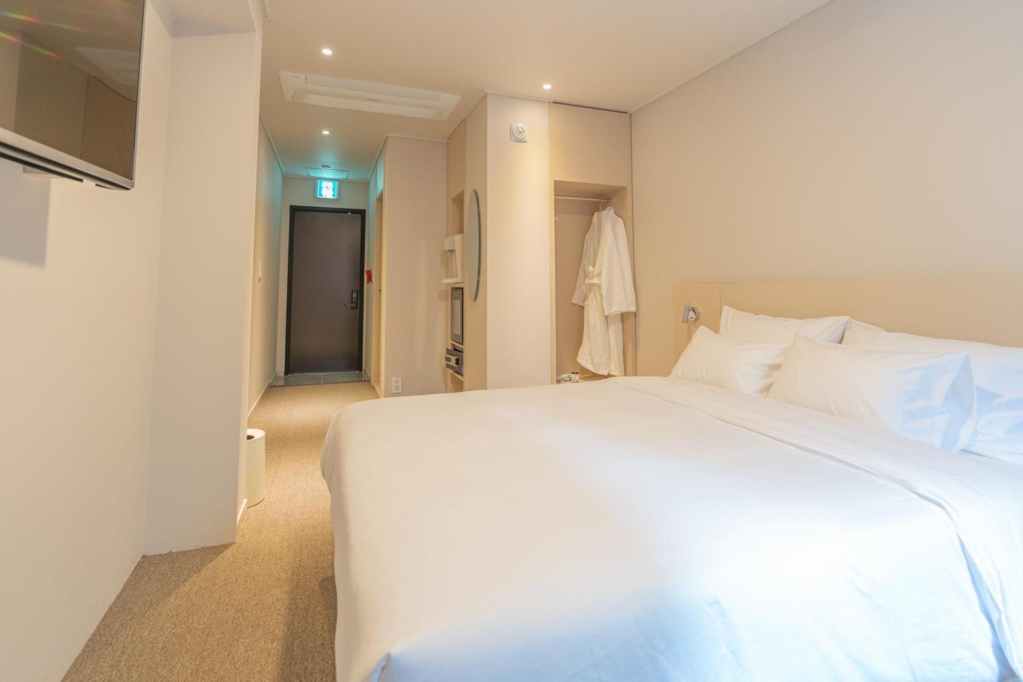 Myeongdongjang Hotel 4*
